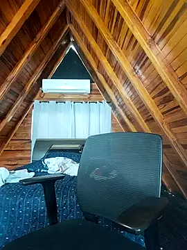 AmbarBurhan online show from 15, 4, 2026