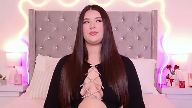 JuliaSUMMERS2022 online show from 13, 2, 2026