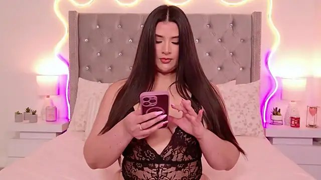 JuliaSUMMERS2022 online show from 7, 2, 2026