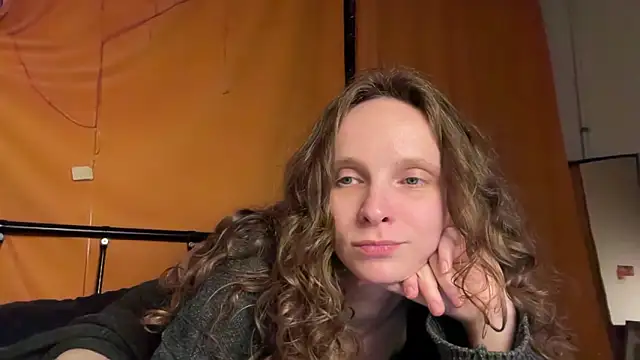 MikkyMoony online show from 26, 9, 2025