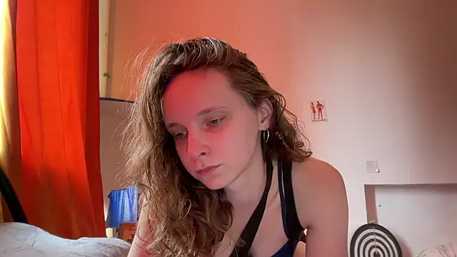 MikkyMoony online show from 18, 9, 2025