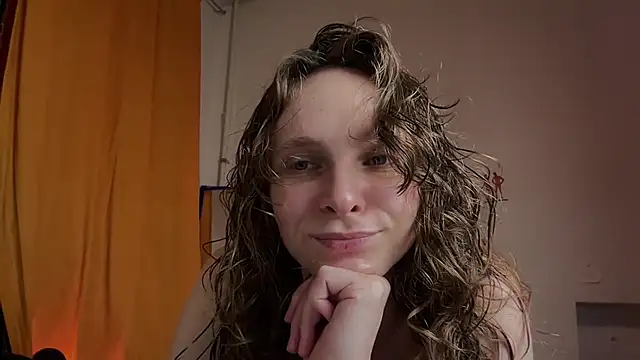 MikkyMoony online show from 21, 11, 2025