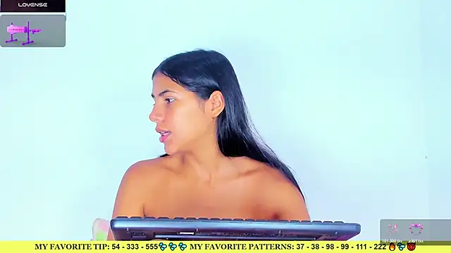 Snapshot of AriannaLewiis chatting on 22, 4, 2026 AriannaLewiis online show from 22, 4, 2026