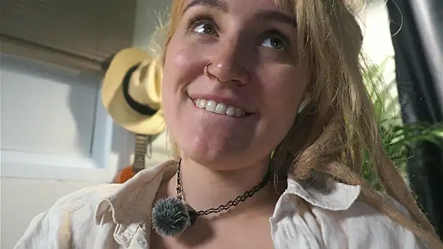 Snapshot of Winnie_sweet chatting on 22, 2, 2025 Winnie sweet online show from 22, 2, 2025