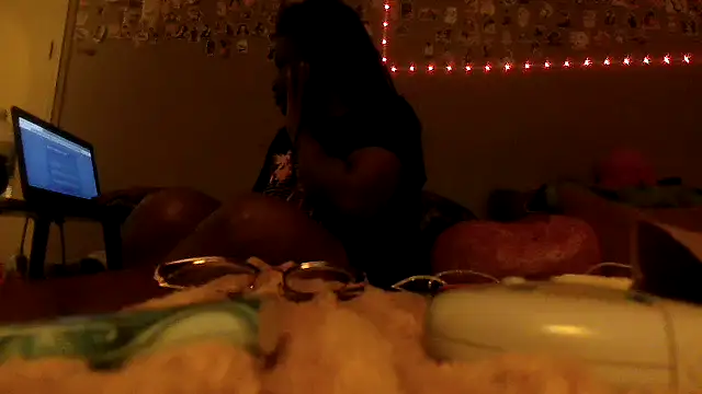 Snapshot of EbonyFetishQueen chatting on 11, 9, 2025 EbonyFetishQueen online show from 11, 9, 2025