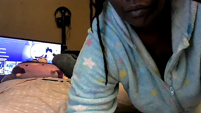 Snapshot of EbonyFetishQueen chatting on 10, 11, 2025 EbonyFetishQueen online show from 10, 11, 2025