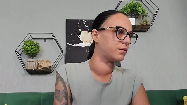 IzabelllNoir online show from 9, 9, 2025