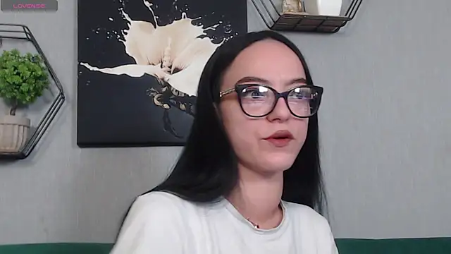 IzabelllNoir online show from 10, 4, 2026