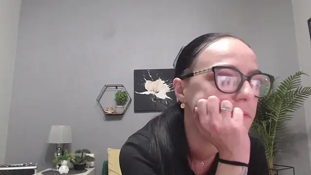 IzabelllNoir online show from 15, 5, 2026