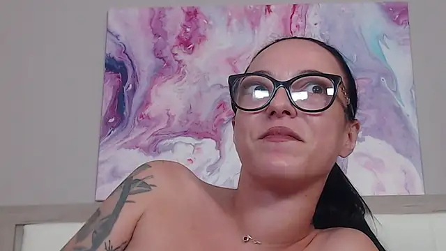 Snapshot of IzabelllNoir chatting on 28, 6, 2026 IzabelllNoir online show from 28, 6, 2026