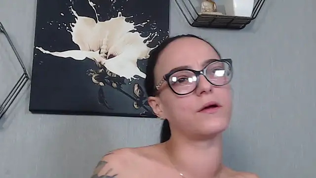 IzabelllNoir online show from 10, 3, 2026