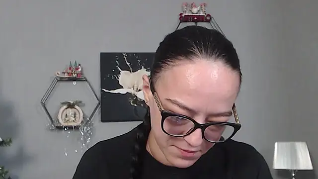 Snapshot of IzabelllNoir chatting on 16, 12, 2025 IzabelllNoir online show from 16, 12, 2025