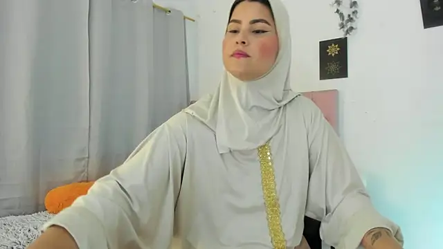 Snapshot of AishaAmin_ chatting on 18, 6, 2026 AishaAmin online show from 18, 6, 2026