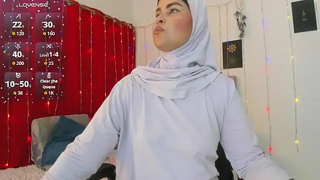Snapshot of AishaAmin_ chatting on 5, 6, 2026 AishaAmin online show from 5, 6, 2026