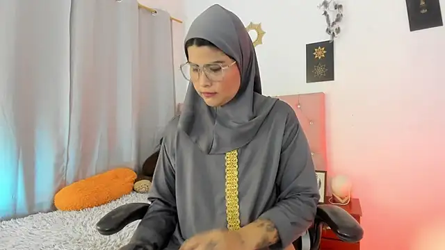 Snapshot of AishaAmin_ chatting on 6, 7, 2026 AishaAmin online show from 6, 7, 2026