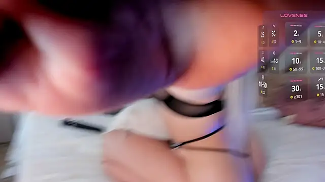 Snapshot of khloe__018 chatting on 12, 11, 2025 khloe 018 online show from 12, 11, 2025