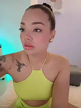 Snapshot of Sara_LipsX chatting on 22, 4, 2026 Sara LipsX online show from 22, 4, 2026