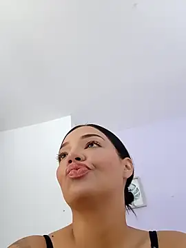 Sara LipsX online show from 12, 9, 2025