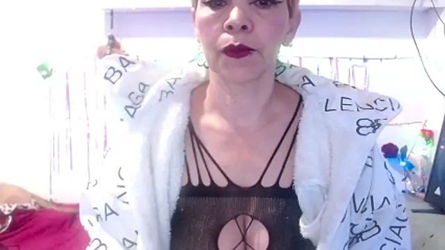 Snapshot of electra-mommy chatting on 23, 5, 2026 electra-mommy online show from 23, 5, 2026