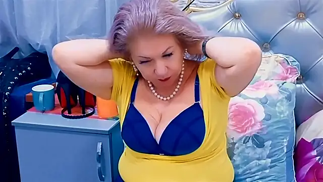 Hornystepmom29 online show from 23, 3, 2026