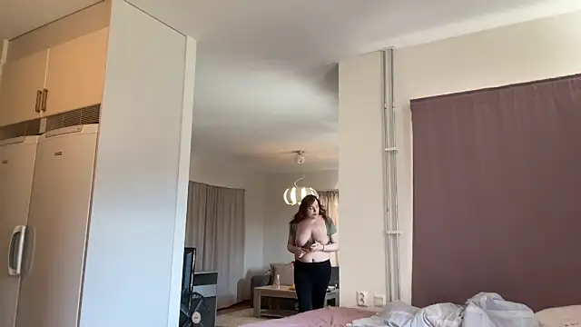 cumwithmee3 online show from 15, 10, 2025