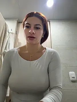 Snapshot of AtheneaRossi chatting on 9, 6, 2026 AtheneaRossi online show from 9, 6, 2026