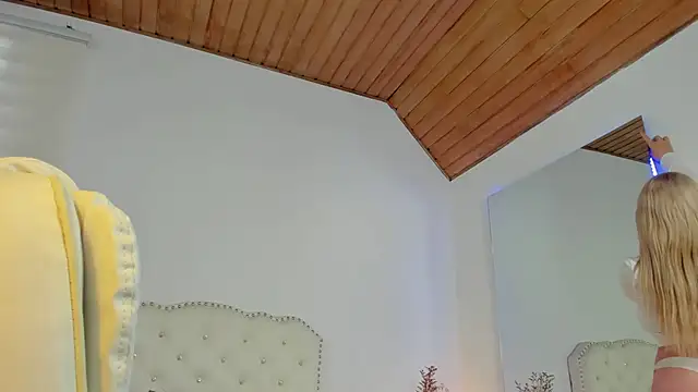 AtheneaRossi online show from 1, 10, 2025