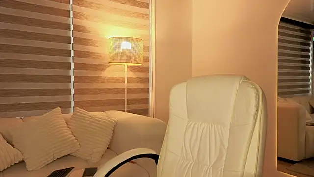 AtheneaRossi online show from 4, 10, 2025