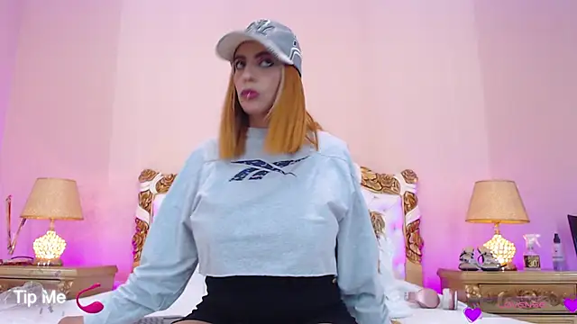 AdelinaVans online show from 4, 10, 2025