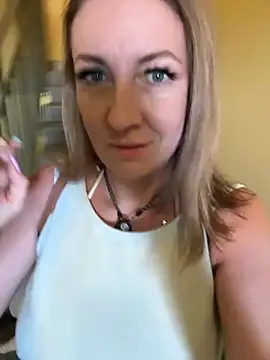 Snapshot of LaVitaBelle chatting on 20, 6, 2026 LaVitaBelle online show from 20, 6, 2026