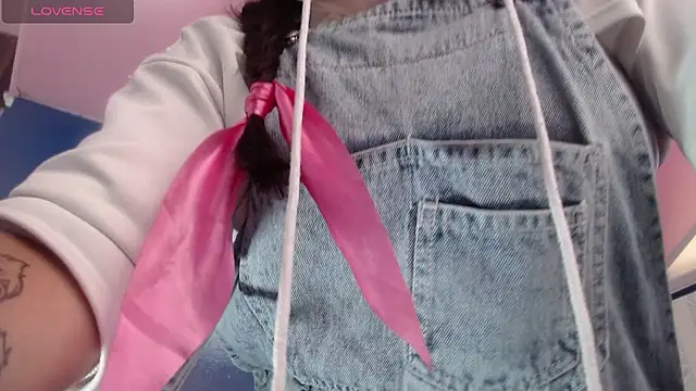 vitoria23  online show from 5, 12, 2025