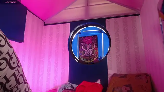 Snapshot of vitoria23_ chatting on 5, 5, 2026 vitoria23 online show from 5, 5, 2026