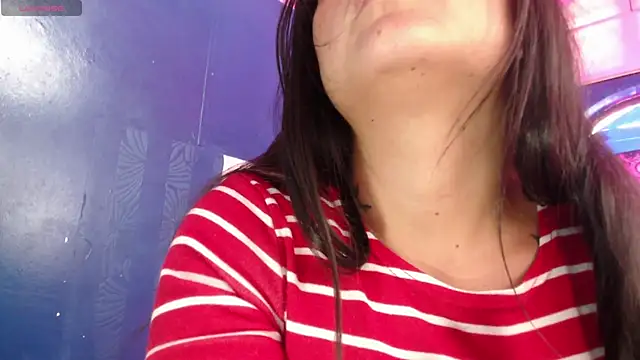 Snapshot of vitoria23_ chatting on 14, 5, 2026 vitoria23 online show from 14, 5, 2026