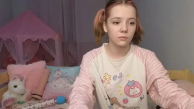 PrincessLittleKiki online show from 16, 2, 2026