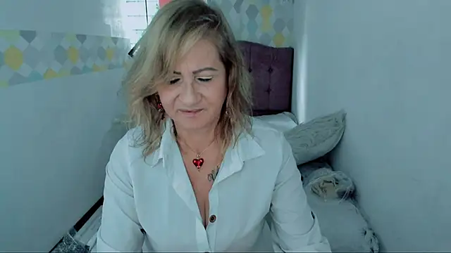 ScarletHoot  online show from 21, 3, 2025