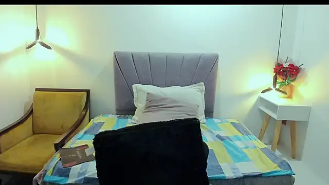 ScarletHoot  online show from 11, 7, 2026