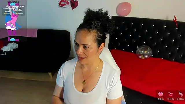 Aliciia cute1 online show from 13, 5, 2026