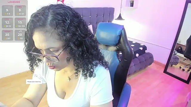 Aliciia cute1 online show from 28, 11, 2025