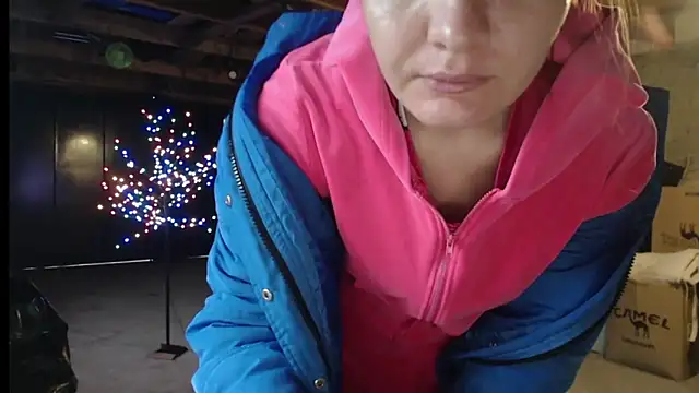  JustmeHere  online show from 2, 12, 2025