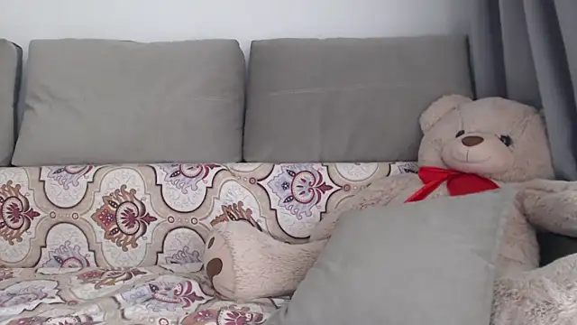  JustmeHere  online show from 3, 11, 2025