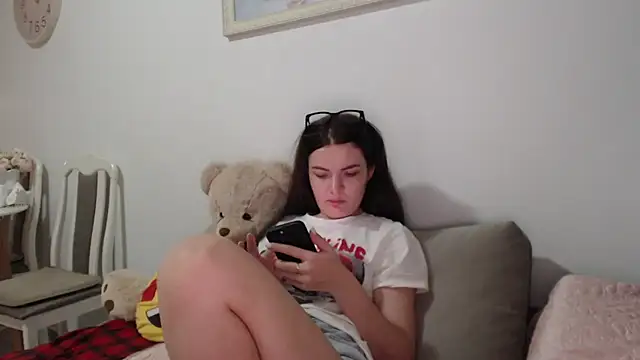  JustmeHere  online show from 18, 12, 2025