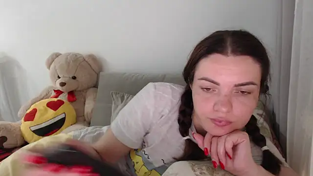  JustmeHere  online show from 18, 11, 2025