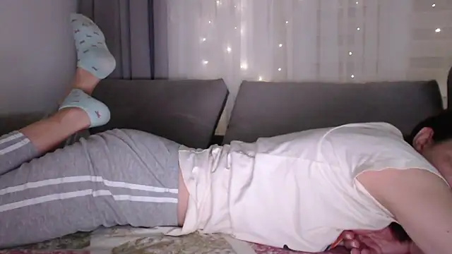  JustmeHere  online show from 1, 12, 2025