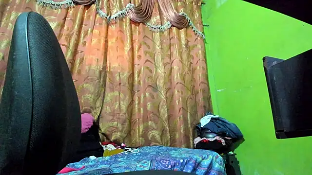 Brenda Smith69 online show from 3, 10, 2025