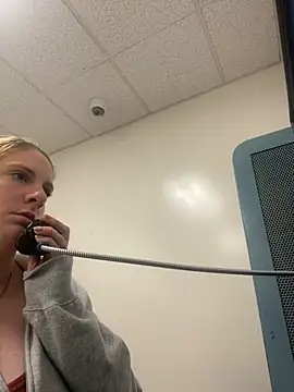 Snapshot of MsLG12301 chatting on 18, 2, 2025 MsLG12301 online show from 18, 2, 2025