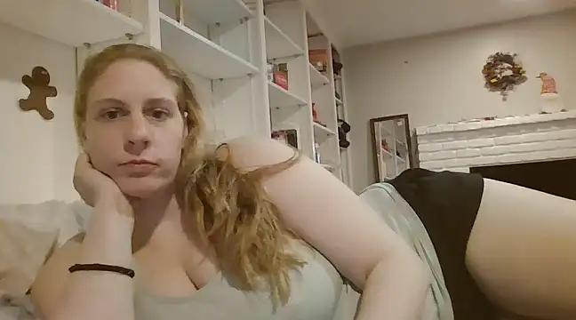 Snapshot of MsLG12301 chatting on 7, 3, 2025 MsLG12301 online show from 7, 3, 2025