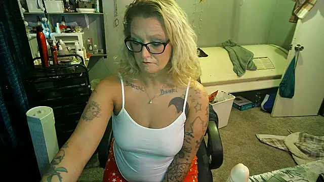 Lisalovely6981 online show from 21, 2, 2025
