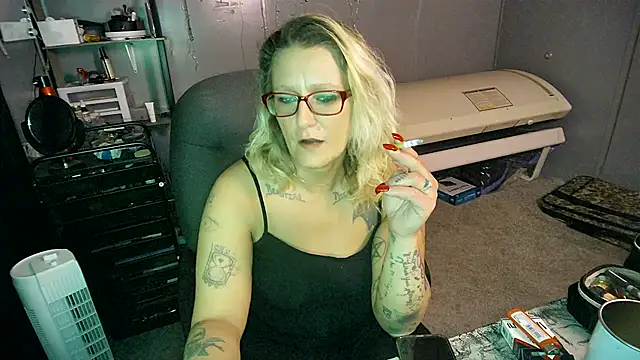 Lisalovely6981 online show from 27, 2, 2025