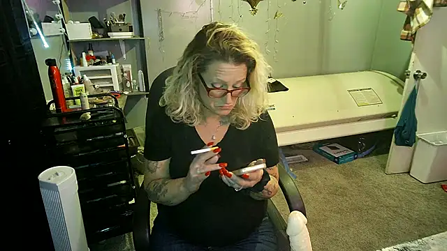 Lisalovely6981 online show from 24, 2, 2025