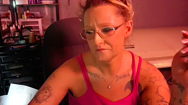 Lisalovely6981 online show from 26, 1, 2025